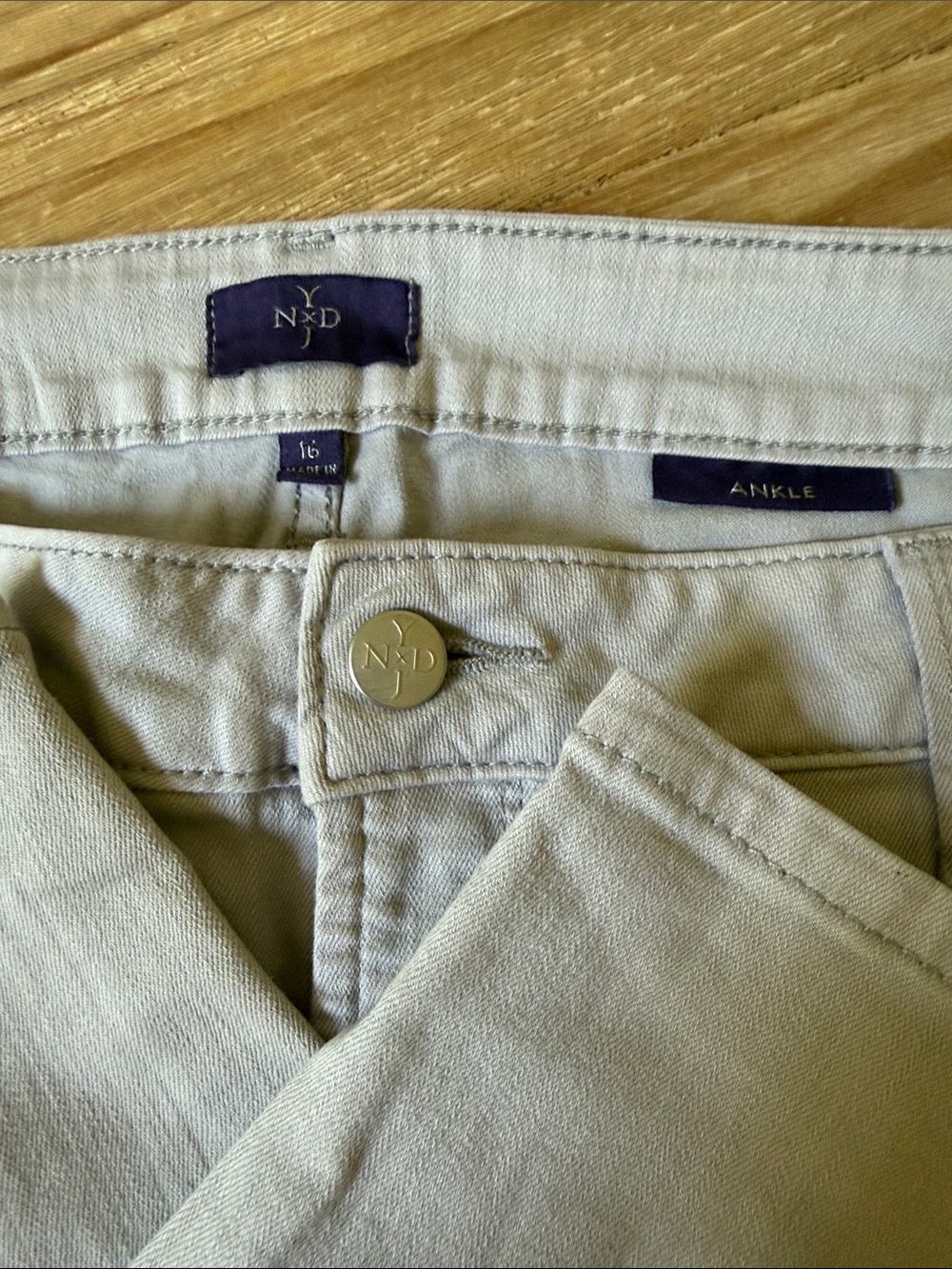 NYDJ Light Gray Cropped Ankle Jeans